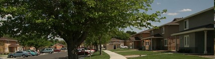 Phoenix Park Apartments in Sacramento, CA - Foto de edificio - Building Photo