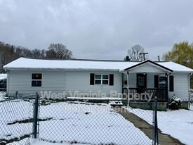 172 Sullivan Rd in Beaver, WV - Building Photo