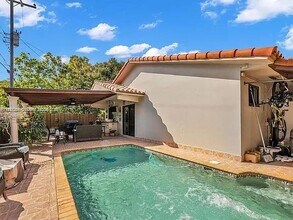 2540 SW 11th St in Miami, FL - Building Photo - Building Photo
