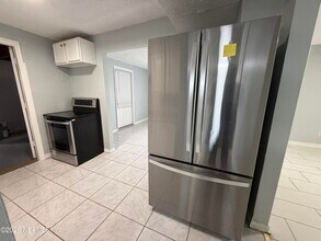 6023 Edgefield Dr in Jacksonville, FL - Building Photo - Building Photo