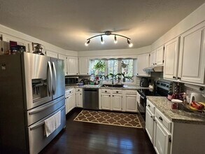 7 Bradford St in Nashua, NH - Building Photo - Building Photo