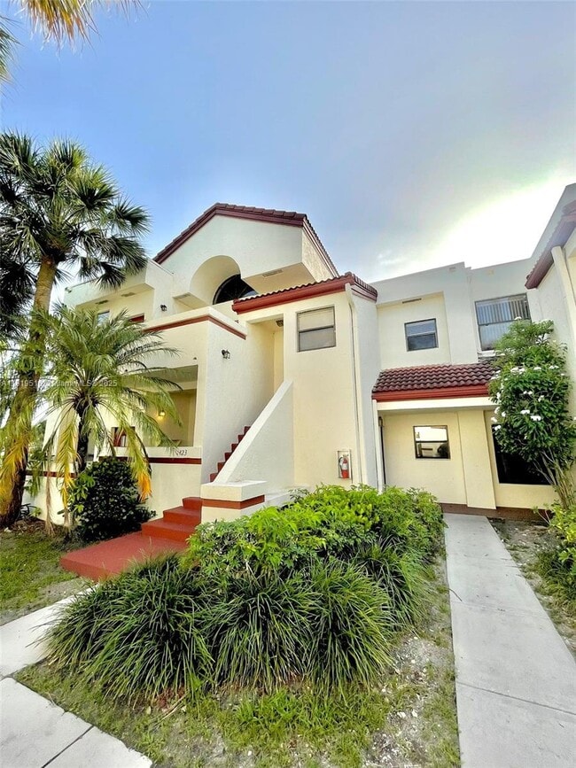property at 1423 Avon Ln