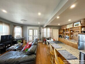 18 Sunset St, Unit 3 in Boston, MA - Foto de edificio - Building Photo