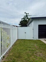 10357 SW 174th Terrace in Miami, FL - Building Photo