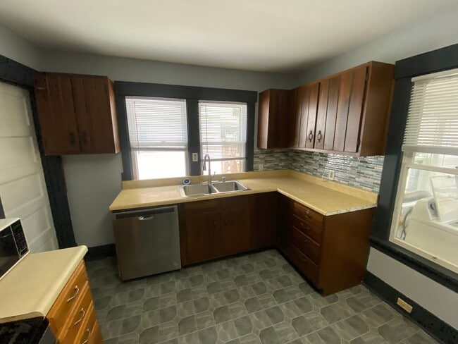 property at 1427 S Washington St