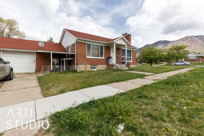 property at 1082 28th St