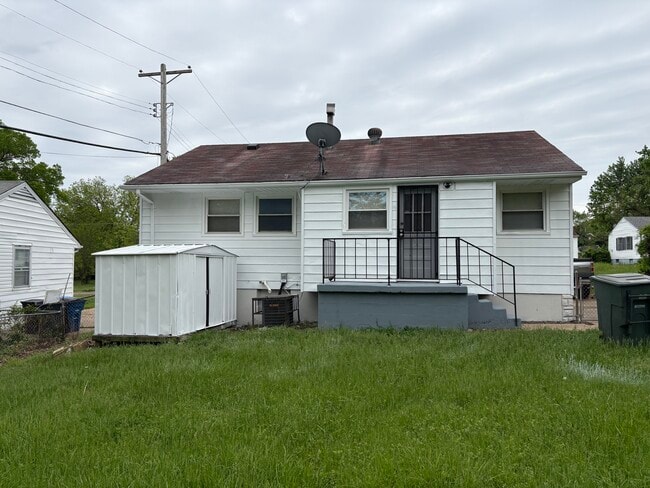 411 Cameron Rd in St. Louis, MO - Building Photo - Building Photo
