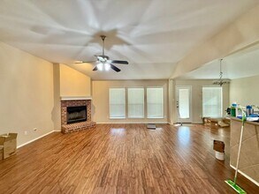 409 Asher Ln in Lindale, TX - Building Photo - Building Photo