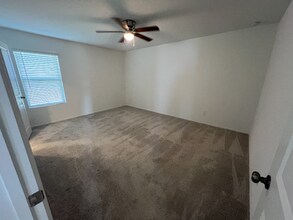 314 Hbr Bnd Ct in Willis, TX - Foto de edificio - Building Photo