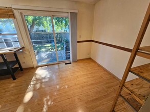 2015 Oxford Ct in Schaumburg, IL - Building Photo - Building Photo