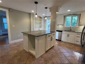 3 Farnham Rd in West Hartford, CT - Building Photo - Building Photo