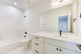 1928 Gregg St in Houston, TX - Building Photo - Building Photo