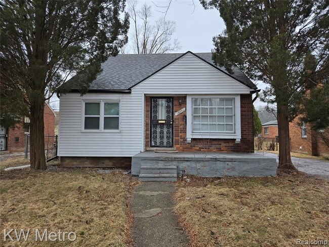 property at 19341 Warwick St