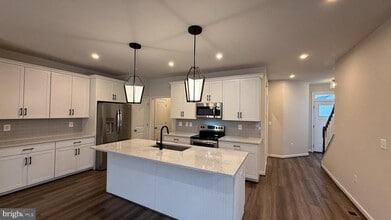 6518 Wild Orchid Ct in Fredericksburg, VA - Building Photo - Building Photo