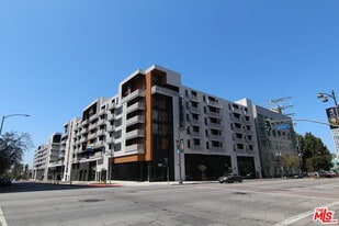 687 S Hobart Blvd in Los Angeles, CA - Building Photo
