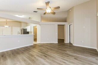 312 Sonoma Dr in Valrico, FL - Building Photo - Building Photo
