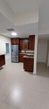 2910 Point E Dr in Aventura, FL - Foto de edificio - Building Photo