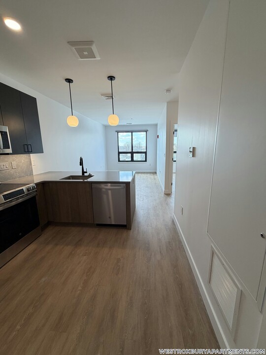 199 Gardner St, Unit 313 in Boston, MA - Foto de edificio