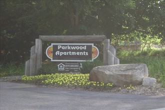 Parkwood Apartments in Jonesville, MI - Building Photo - Building Photo