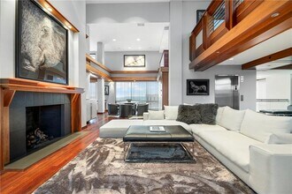 5 W Mountain St in Fayetteville, AR - Building Photo - Building Photo