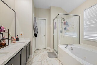 12619 Egret Hill Ct in Houston, TX - Foto de edificio - Building Photo