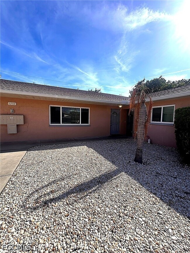 property at 1232 SE 8th St