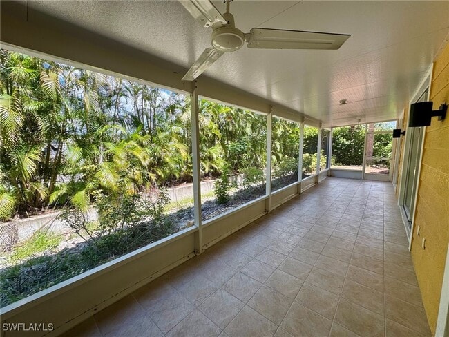 4400 Bonita Beach Walk Dr in Bonita Springs, FL - Foto de edificio - Building Photo