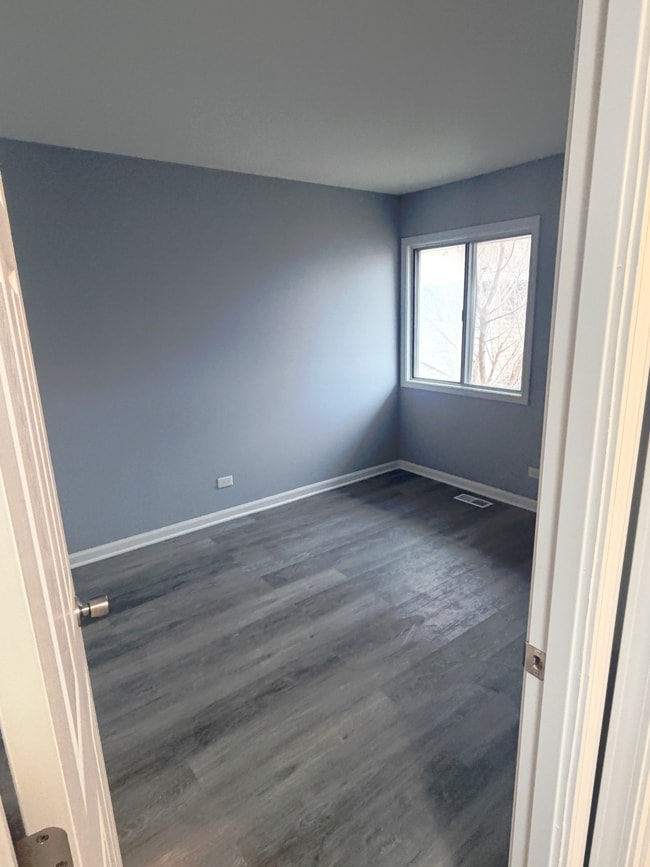 6203 Kit Carson Dr in Hanover Park, IL - Foto de edificio - Building Photo