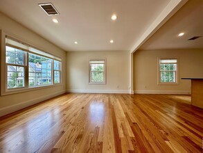 18 Plainfield St, Unit 1 in Boston, MA - Building Photo - Building Photo