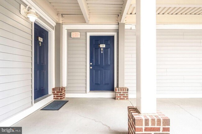 10300 Appalachian Cir in Oakton, VA - Building Photo - Building Photo