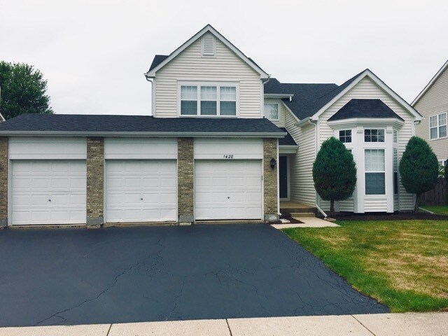 1428 Foxmoor Ln in Elgin, IL - Building Photo - Building Photo