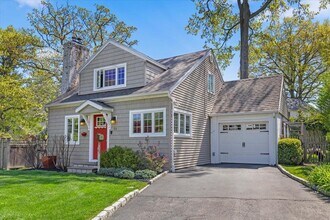 27 Smith Ave in White Plains, NY - Building Photo - Building Photo