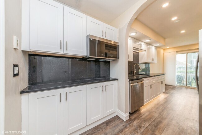311 Milton Ct in Bloomingdale, IL - Building Photo - Building Photo