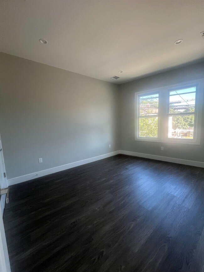 59 Locust Ave in Wallington, NJ - Building Photo - Building Photo