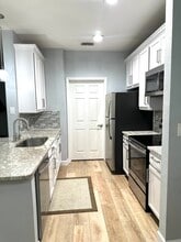 10123 Courtney Palms Blvd, Unit 304 in Tampa, FL - Building Photo - Building Photo