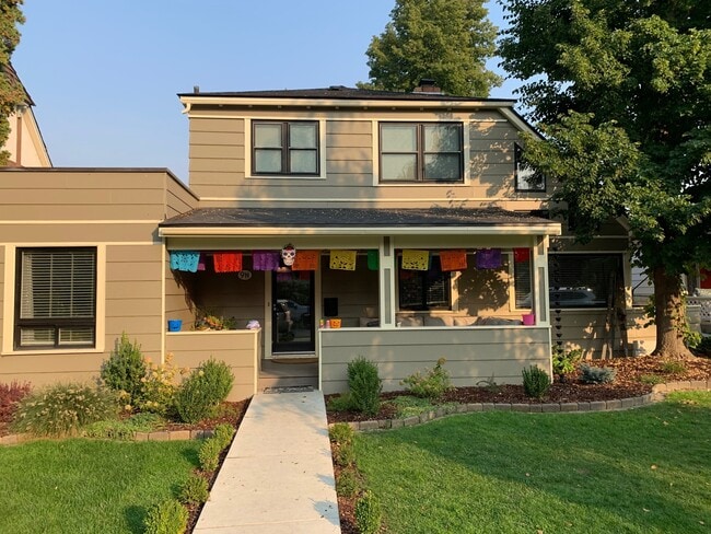 property at 9 N Garfield Ave