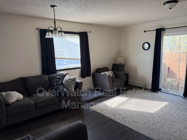 627 N Klevin St in Anchorage, AK - Building Photo - Building Photo