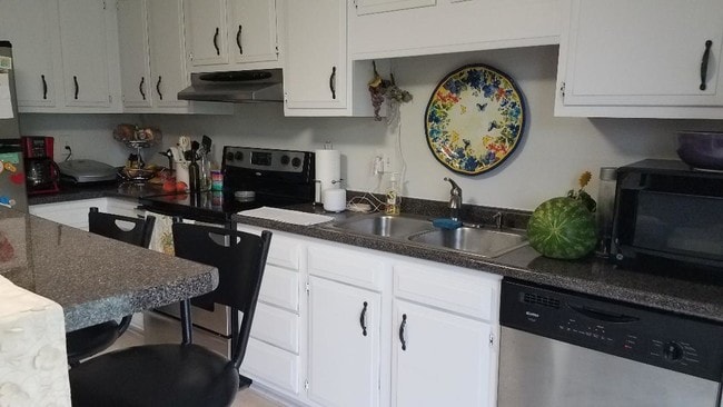 605 Peach View Ln in Duncansville, PA - Building Photo - Building Photo