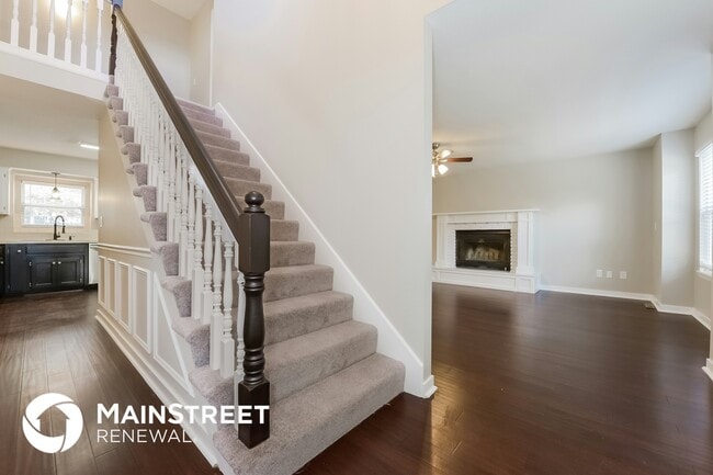 2314 NE Springbrook St in Blue Springs, MO - Foto de edificio - Building Photo