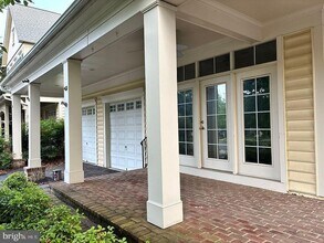 13216 Windsong Ln in Clarksburg, MD - Building Photo - Building Photo