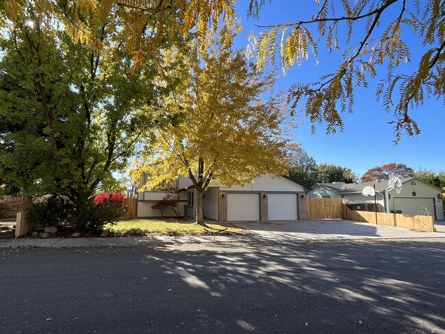 property at 1241 W Kimra St