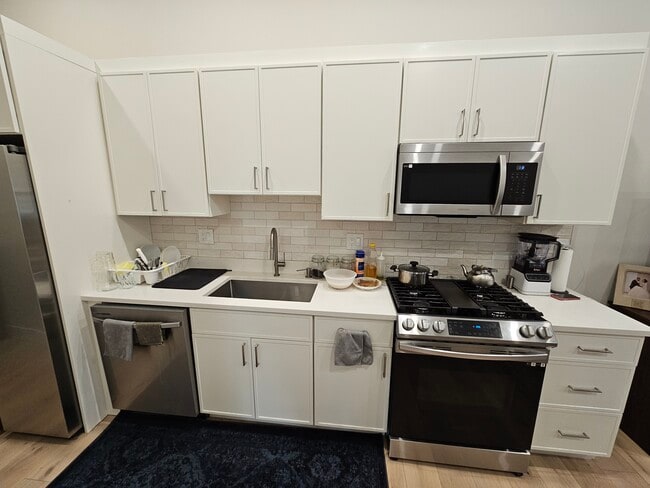 9 Everett Sq, Unit 6 in Boston, MA - Building Photo - Building Photo