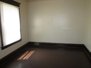 2620A W Locust St in Milwaukee, WI - Building Photo - Building Photo