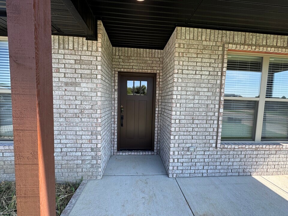 3204 SW Camden Dr in Bentonville, AR - Building Photo
