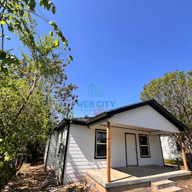 property at 4515 Spring Garden St