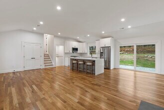 52 Curtis Rd in Bridgewater, CT - Building Photo - Building Photo