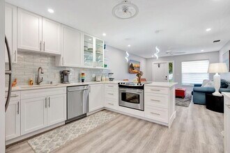 1125 Stillwater Dr in Jupiter, FL - Building Photo - Building Photo