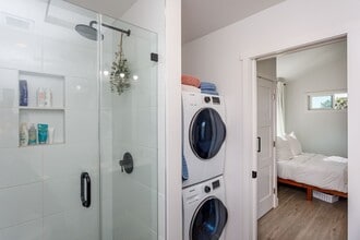 118 Magnolia St-Unit -118 Magnolia St. B in Costa Mesa, CA - Building Photo - Building Photo