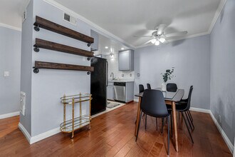 200 Elm Ave, Unit #15 in Long Beach, CA - Foto de edificio - Building Photo