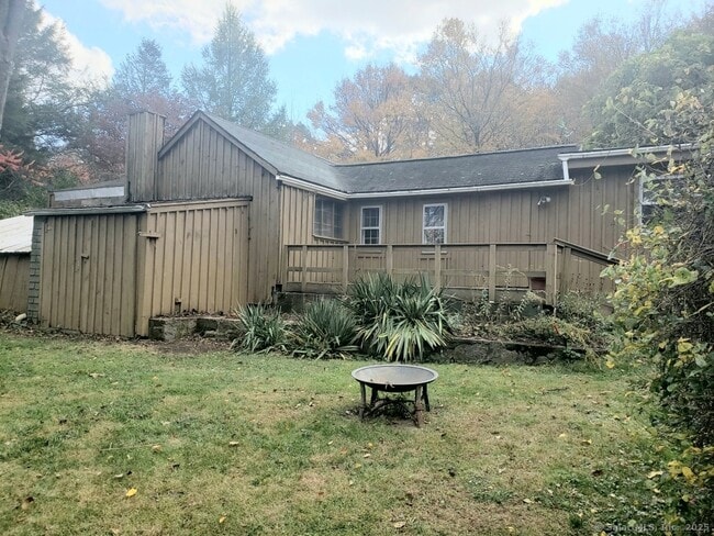 18 Hilltop Dr in Wolcott, CT - Building Photo - Building Photo